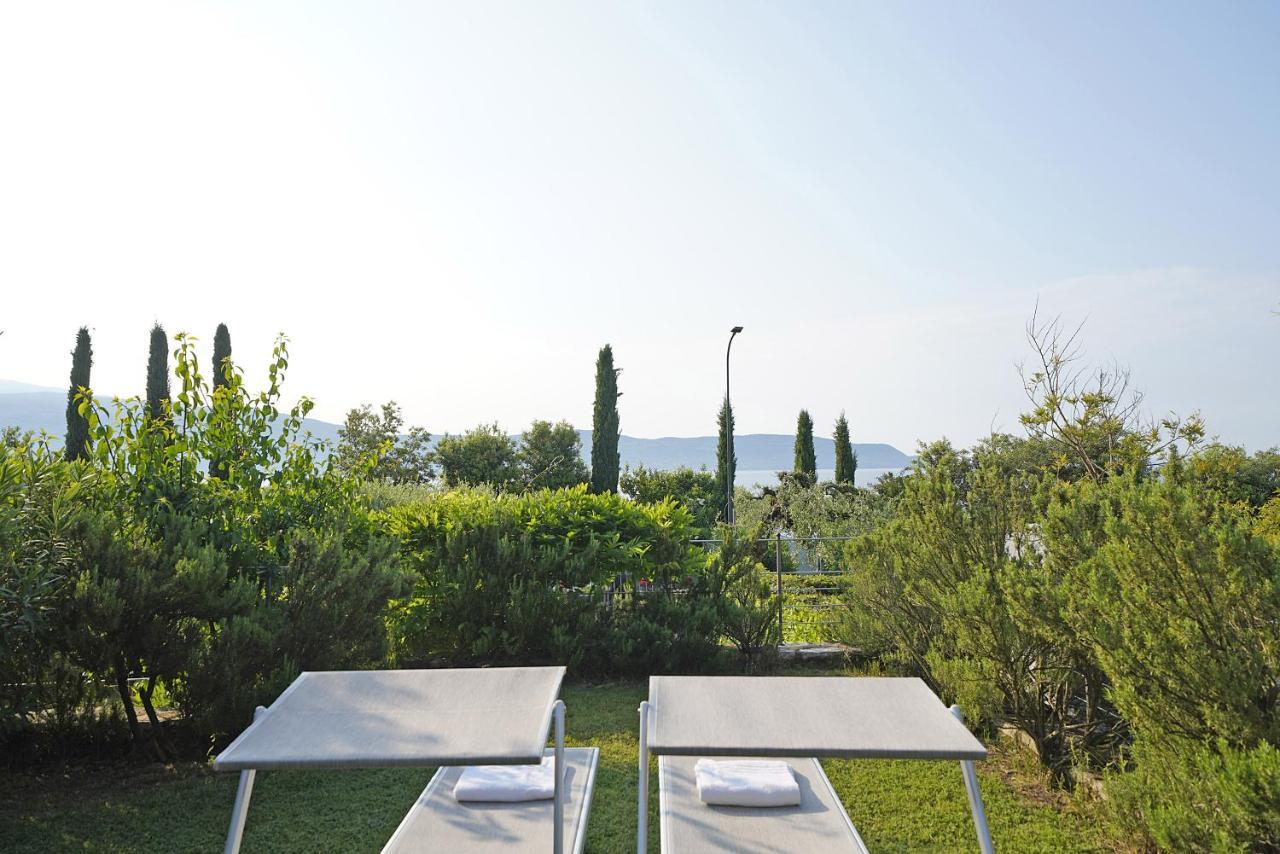 Villa Bouganville Toscolano Maderno Bagian luar foto