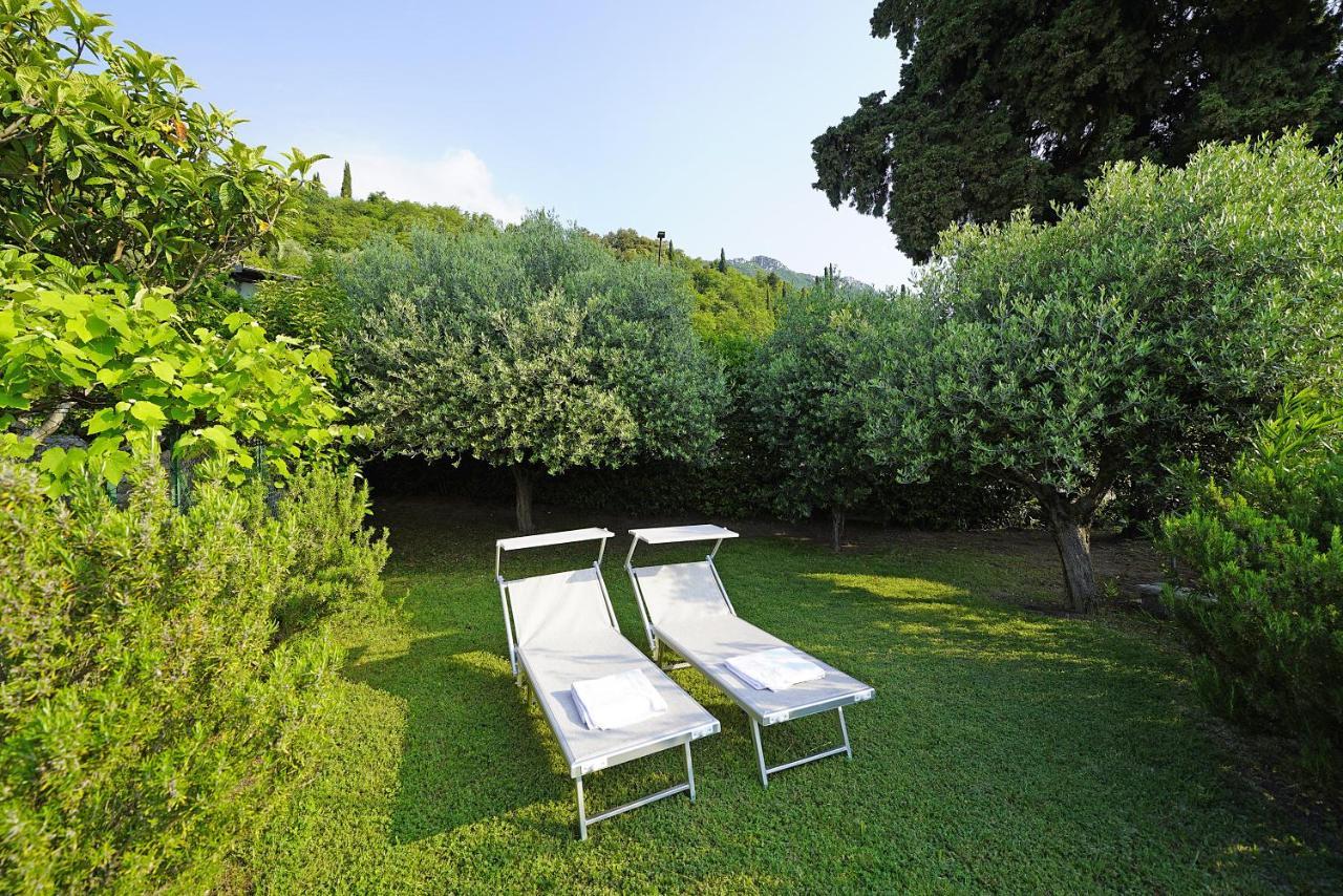 Villa Bouganville Toscolano Maderno Bagian luar foto